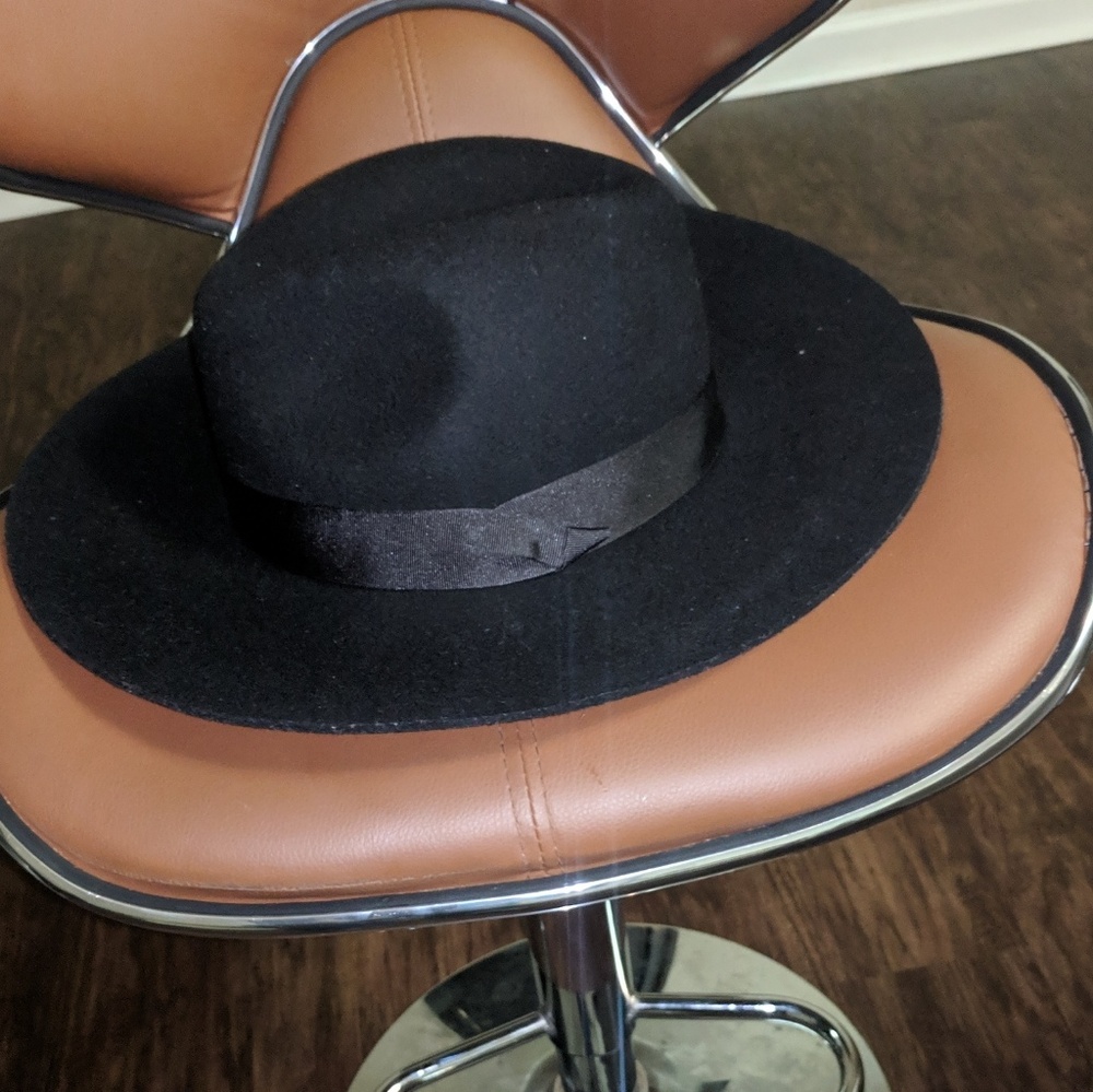 Black wool hat